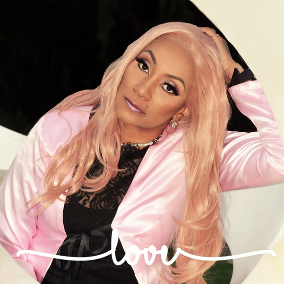 Meet your Posher, Karen - Picture 1 of 1